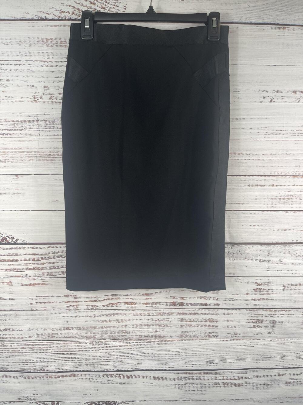Bebe Skirt Women's Size 6 Black Pencil Bodycon Stretch Rayon Blend Back Zip